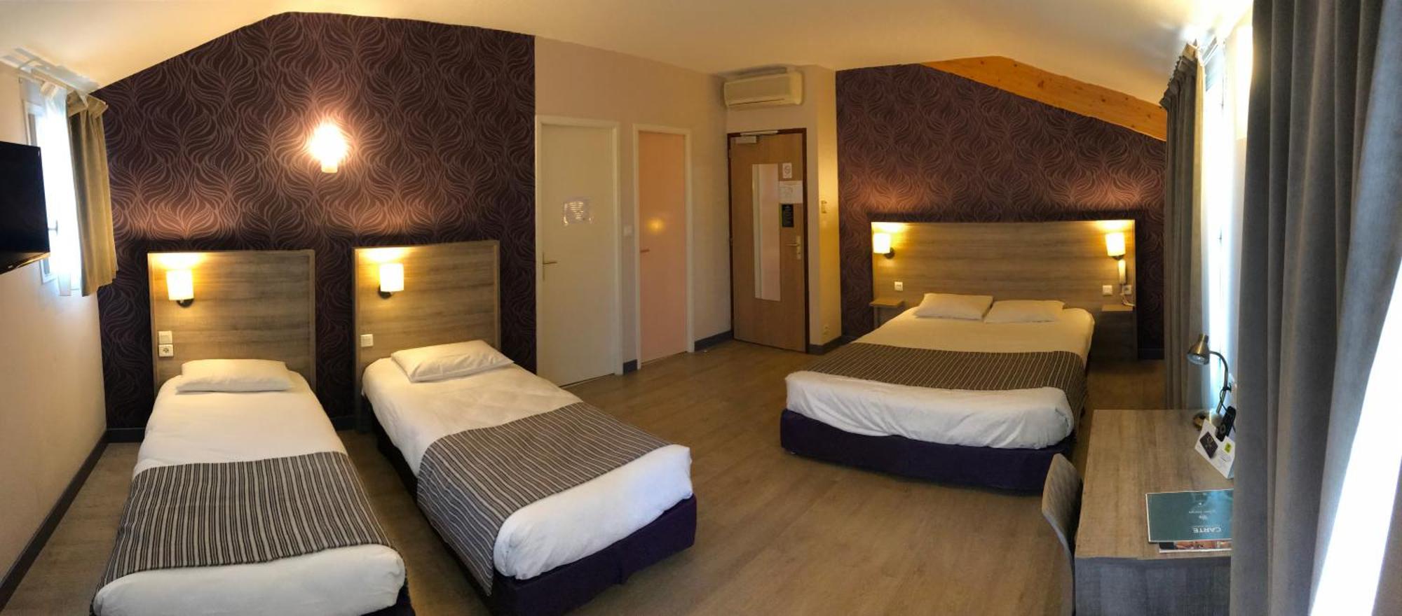 Logis Hotel Le Saint Georges Vivonne Exteriör bild