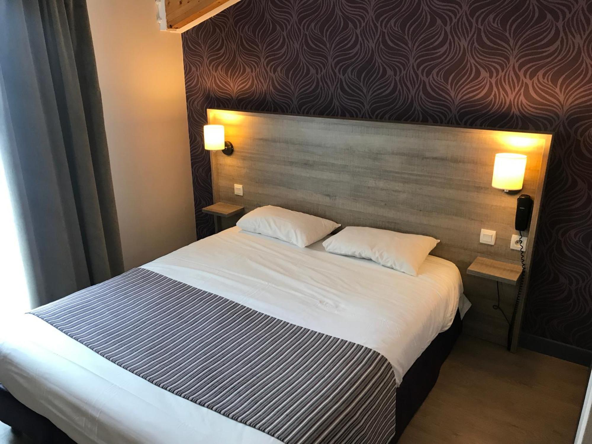 Logis Hotel Le Saint Georges Vivonne Exteriör bild