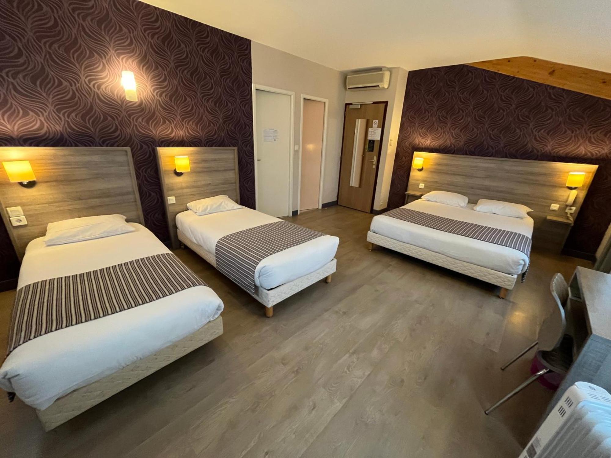 Logis Hotel Le Saint Georges Vivonne Exteriör bild
